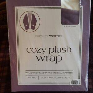 NWT COZY PLUSH WRAP STILL IN PLASTIC FROM MACYS